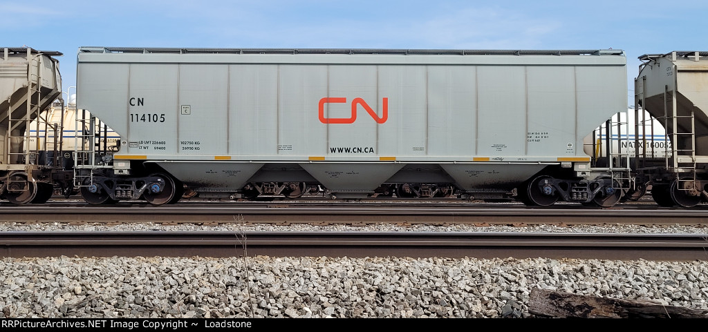 CN 114105